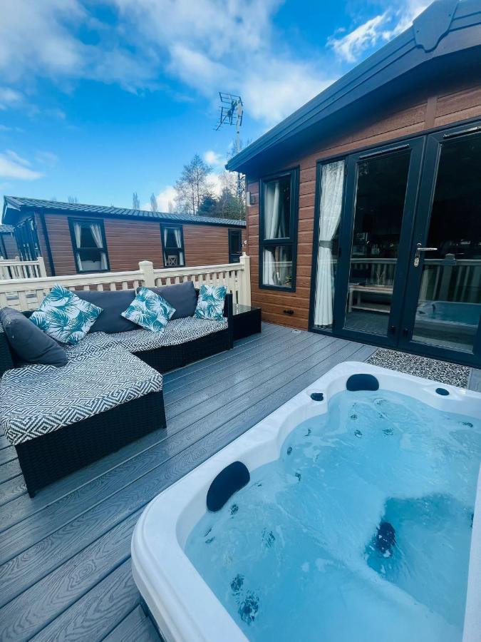 Barmby on the Moor Buttermere Lodge With Hot Tub מראה חיצוני תמונה